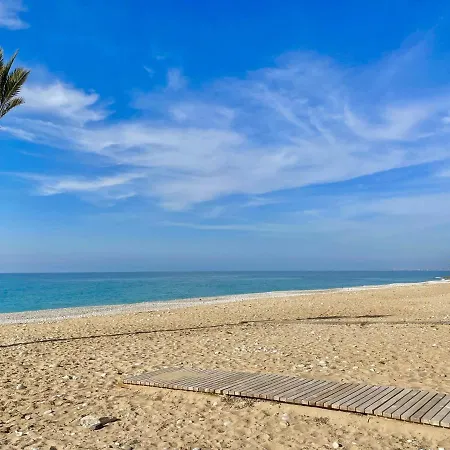 Luxe Beach One By Gloove Apartment